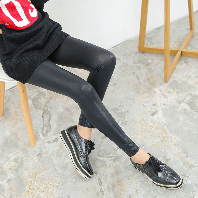 legginsy imitacja skóry z teksturą wygodne czarne L058 - 2